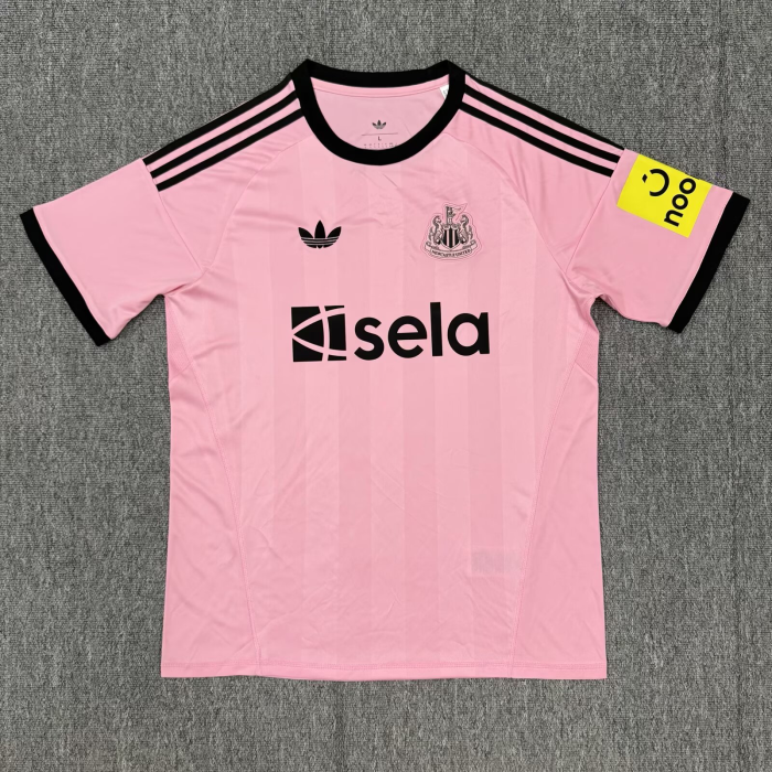 Newcastle United 25/26 Goalkeeper Kit