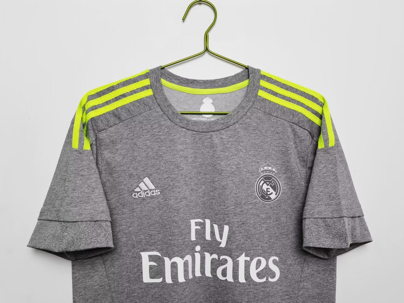 Real Madrid 2015/16 Away Retro Kit (Kopi)