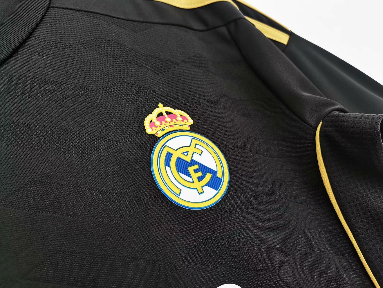 Real Madrid 2011/12 Away Retro Kit