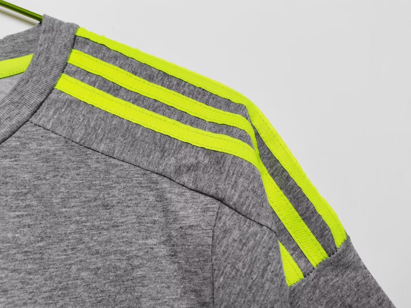 Real Madrid 2015/16 Away Retro Kit (Kopi)