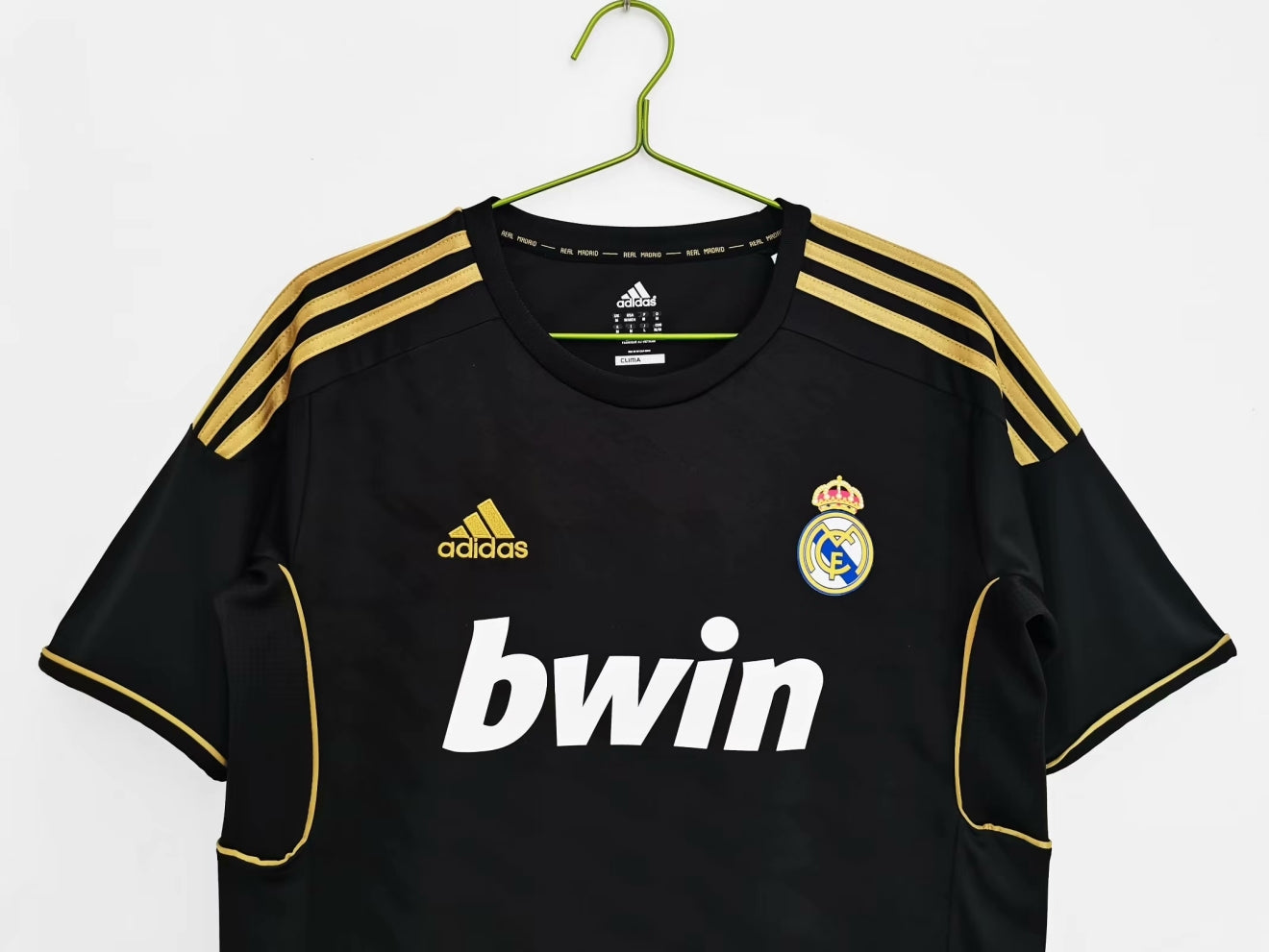 Real Madrid 2011/12 Away Retro Kit