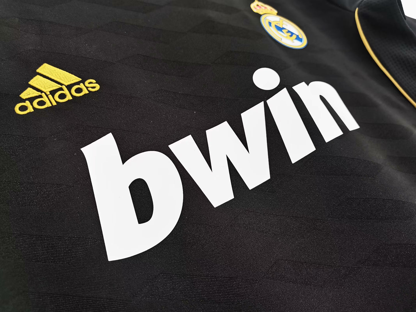Real Madrid 2011/12 Away Retro Kit