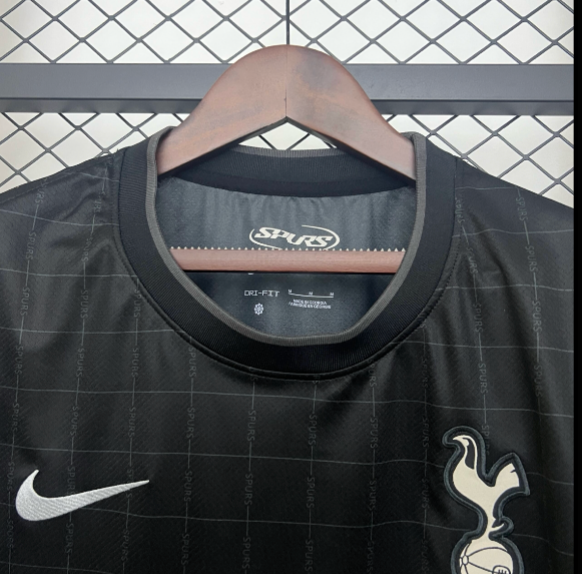 Tottenham 25/26 Away kit