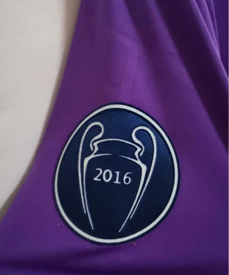 Real Madrid 16/17 Away Retro Kit